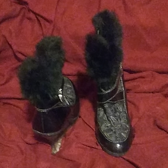 Boots - Picture 3 of 3